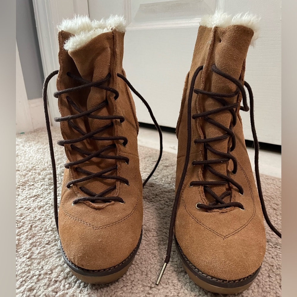 Size 10 women’s camel suede platform, wedge winter boots
